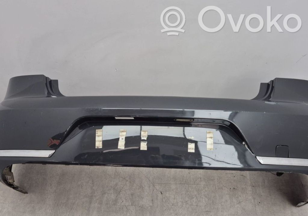 Volkswagen PASSAT B7 Parachoques 
