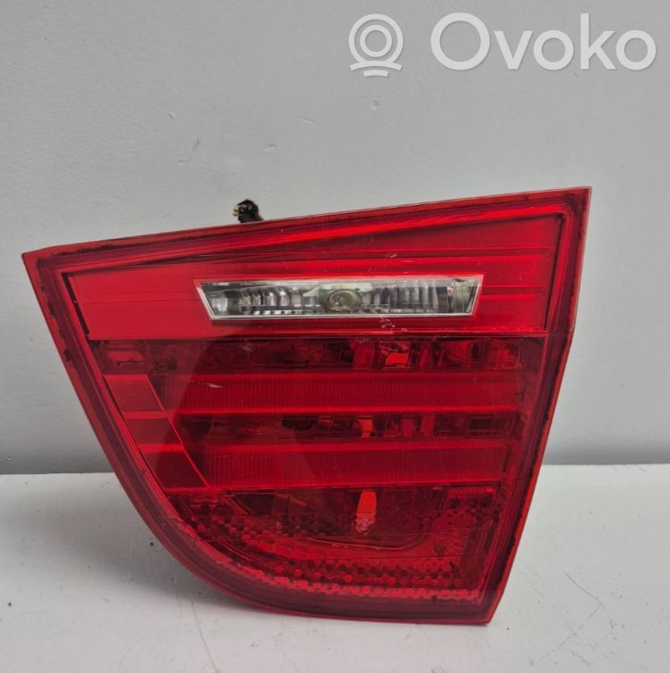 BMW 3 E90 E91 Aizmugurējais lukturis virsbūvē 