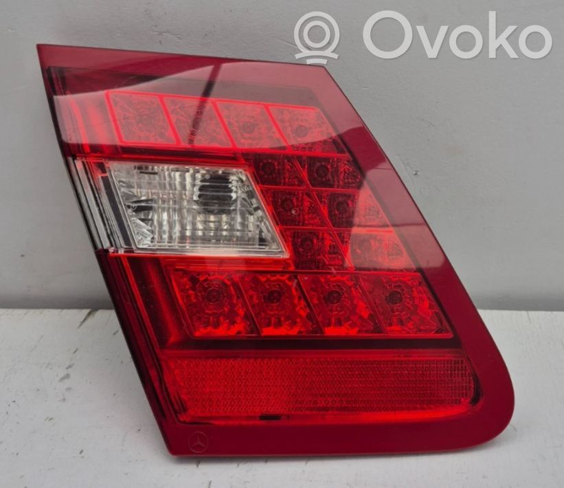 Mercedes-Benz E W212 Lampă spate în capacul portbagajului 