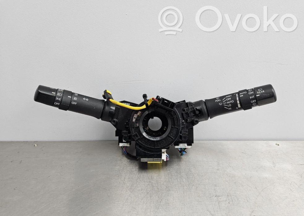 Subaru Outback Interruptor/palanca de limpiador de luz de giro 