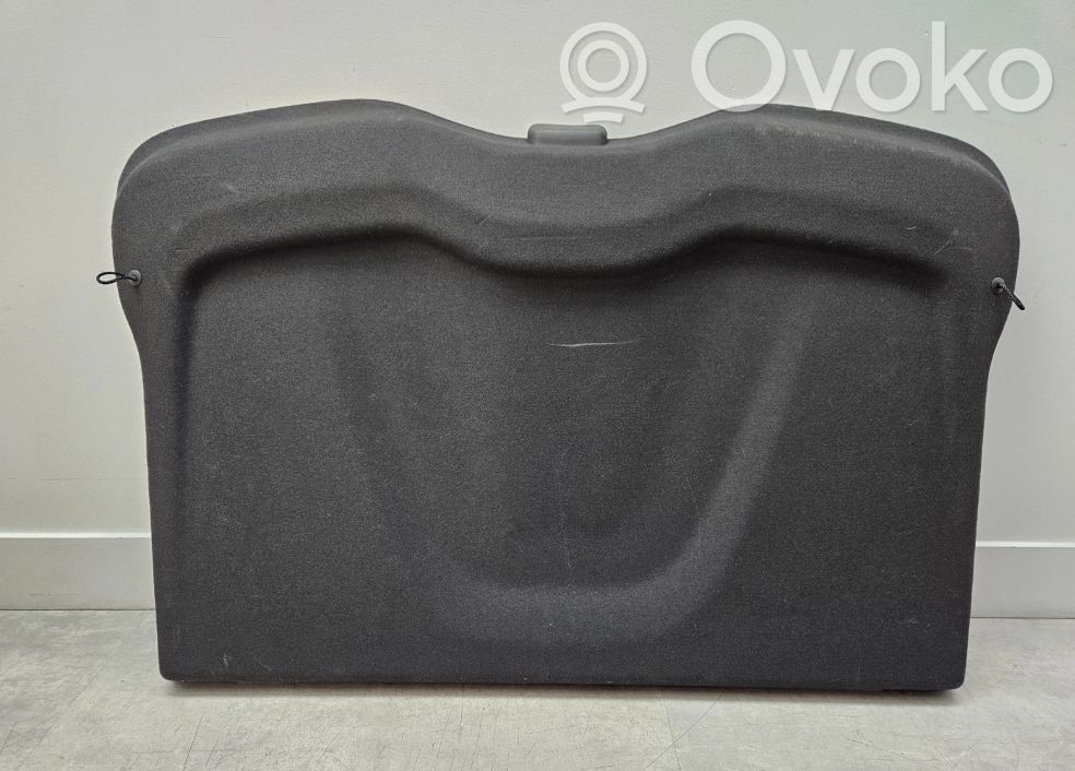 Volvo V40 Hattuhylly 