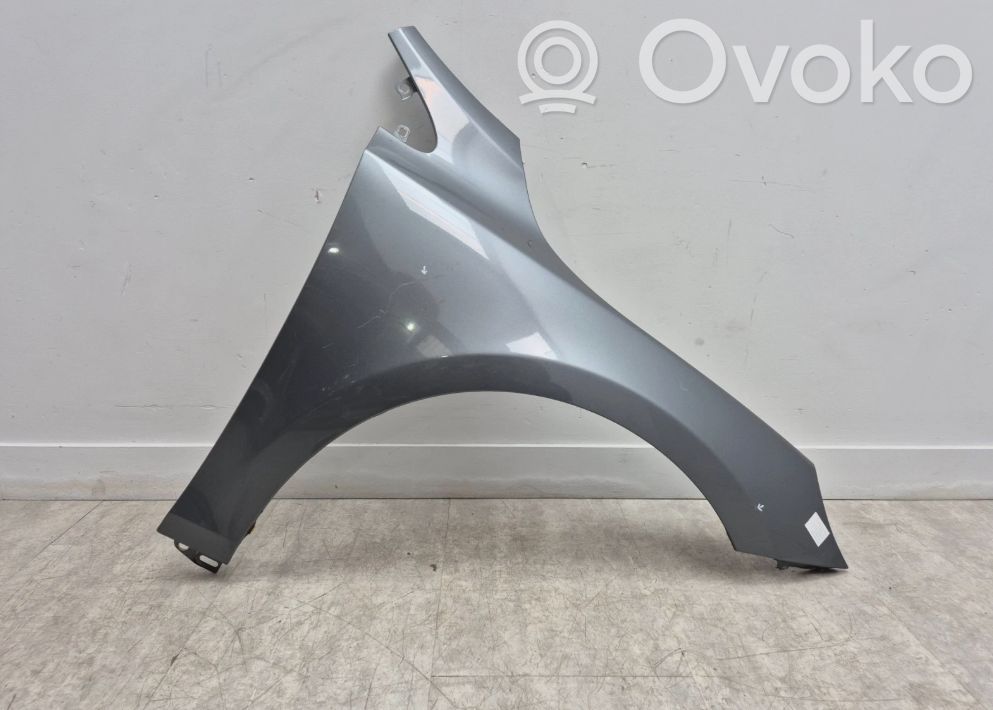 Volvo V40 Spārns 