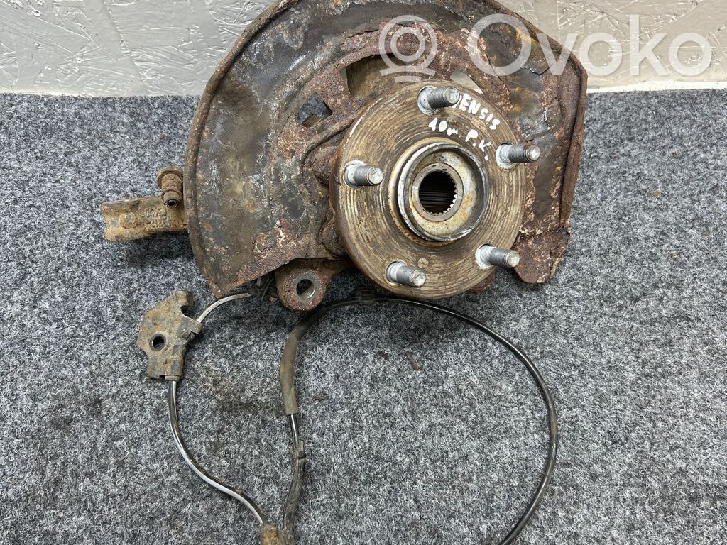Toyota Avensis T270 Front wheel hub 