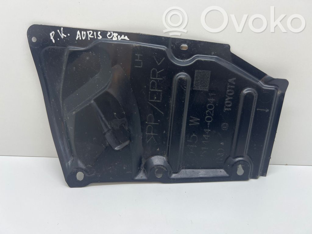Toyota Auris 150 Engine splash shield/under tray 