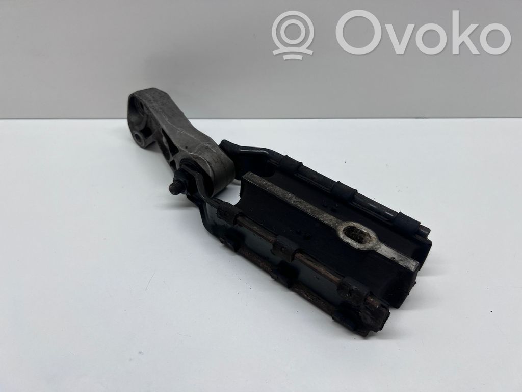 Volvo XC60 Engine mount bracket 
