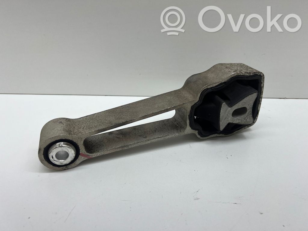 Volvo XC60 Engine mount bracket 