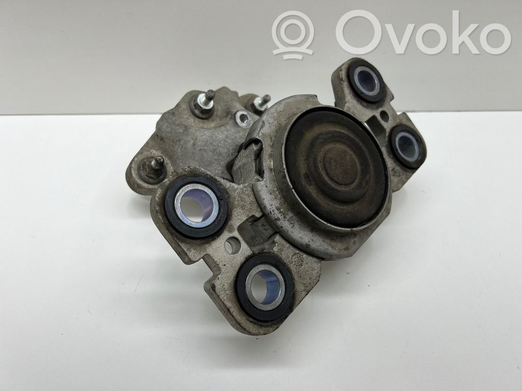 Volvo XC60 Engine mount bracket 