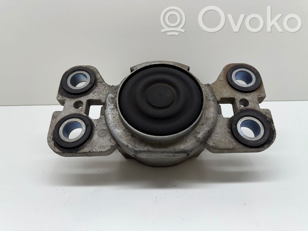 Volvo S60 Engine mount bracket 