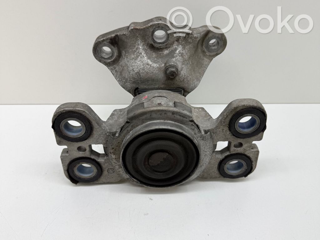 Volvo V60 Engine mount bracket 