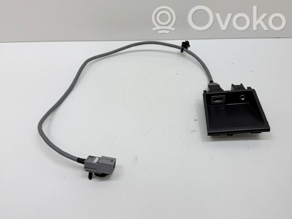 Enchufe conector USB   8M5T19A164VA,31285608
