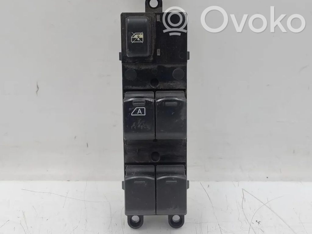 Nissan Note (E11) Other switches/knobs/shifts 