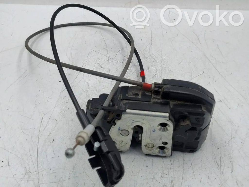 Nissan Note (E11) Priekšpusē slēdzene 