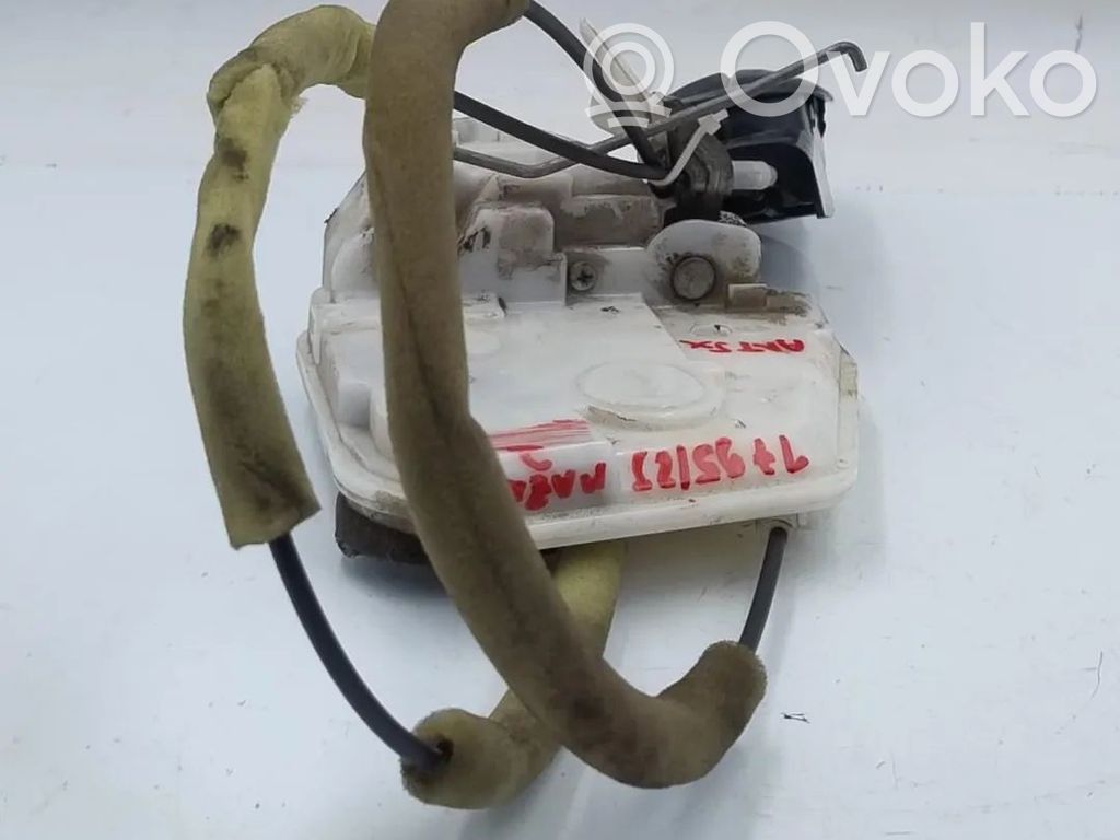Mazda 2 Front door lock 