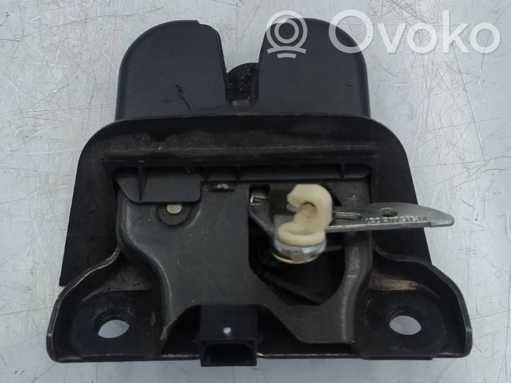 Audi A2 Tie down hook / loop 