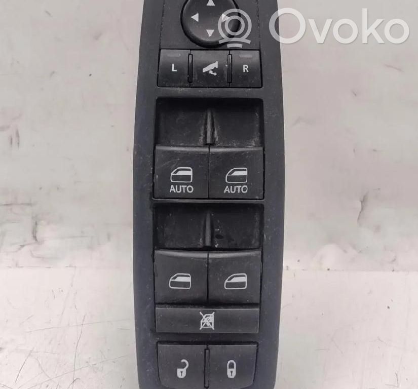 Fiat Freemont Electric window control switch 