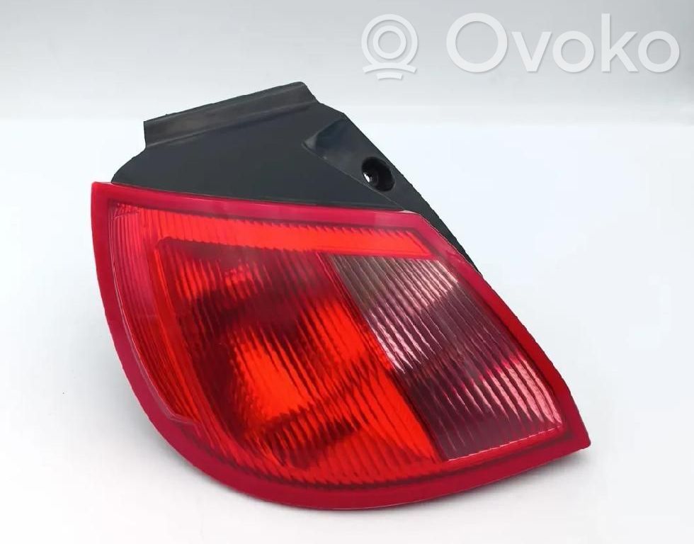 Mitsubishi Colt Lampă spate în caroserie 