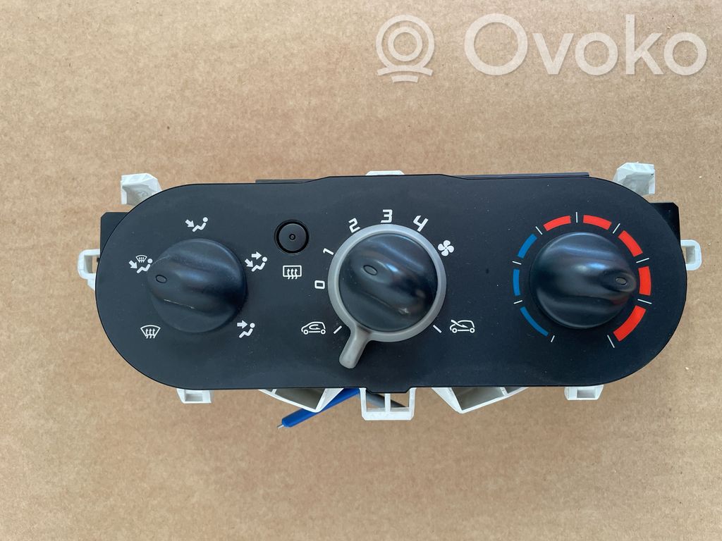 Renault Twingo II Climate control unit 