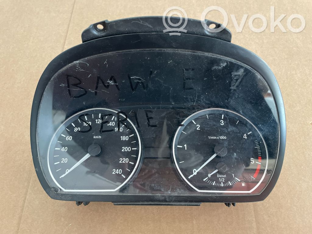 BMW 1 E81 E87 Nopeusmittari (mittaristo) 
