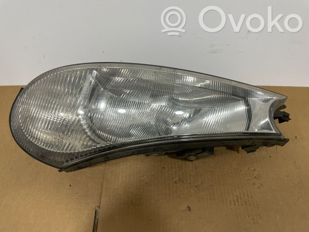 Ford Mondeo MK II Lampa przednia 