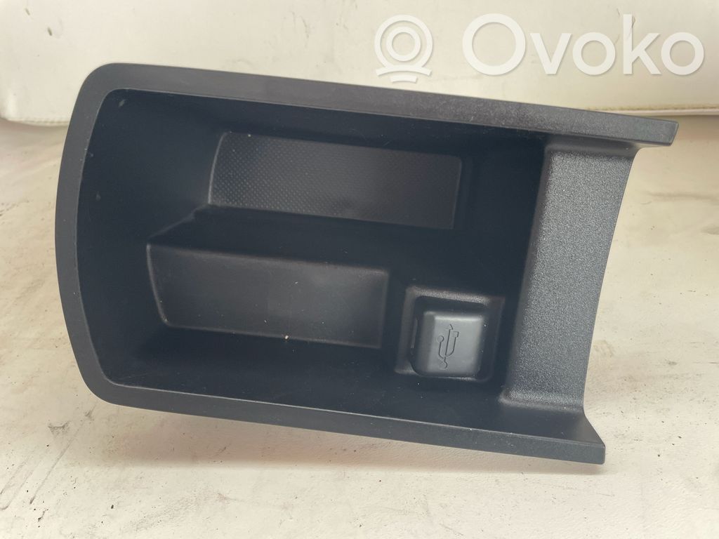 Peugeot 308 Enchufe conector USB 