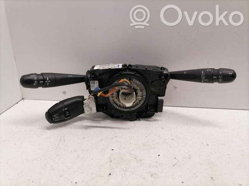 Peugeot 208 I Interruptor/palanca de limpiador de luz de giro 