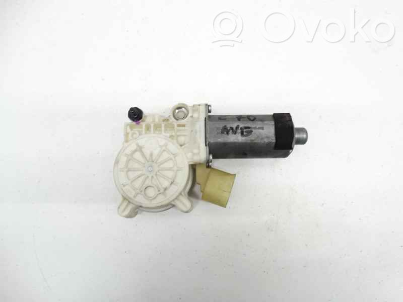 BMW X5 E70 Silnik regulatora szyby drzwi przednich 