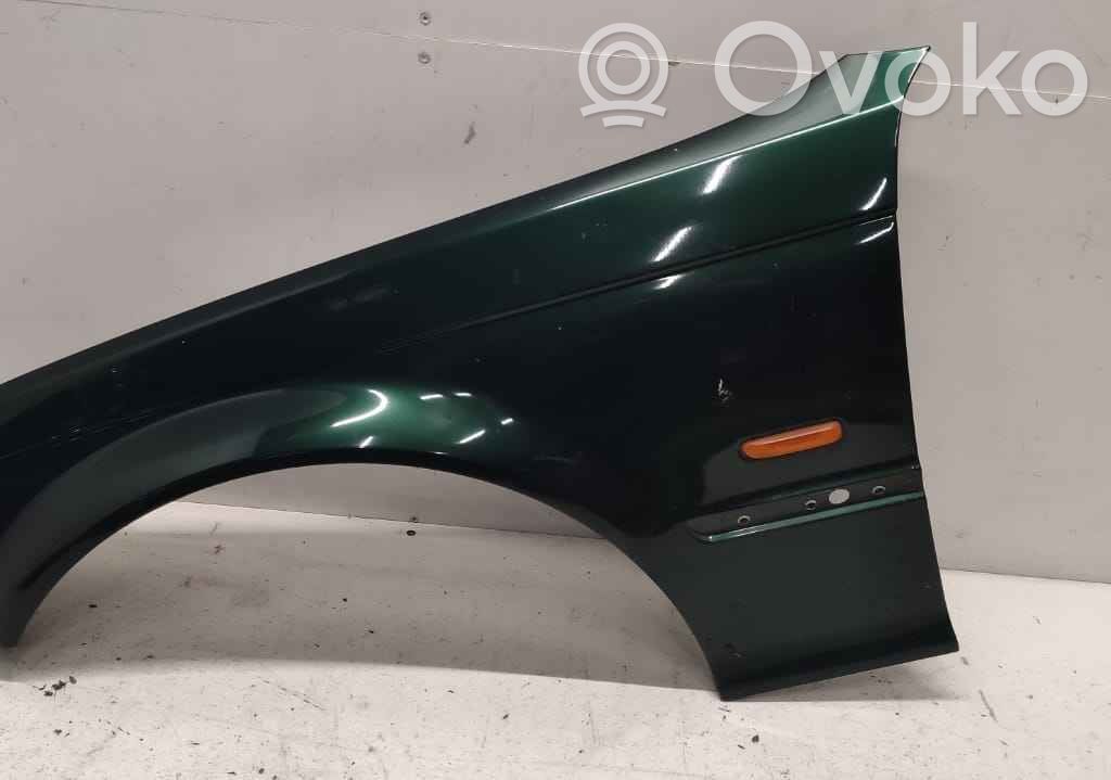 BMW 3 E46 Spārns 