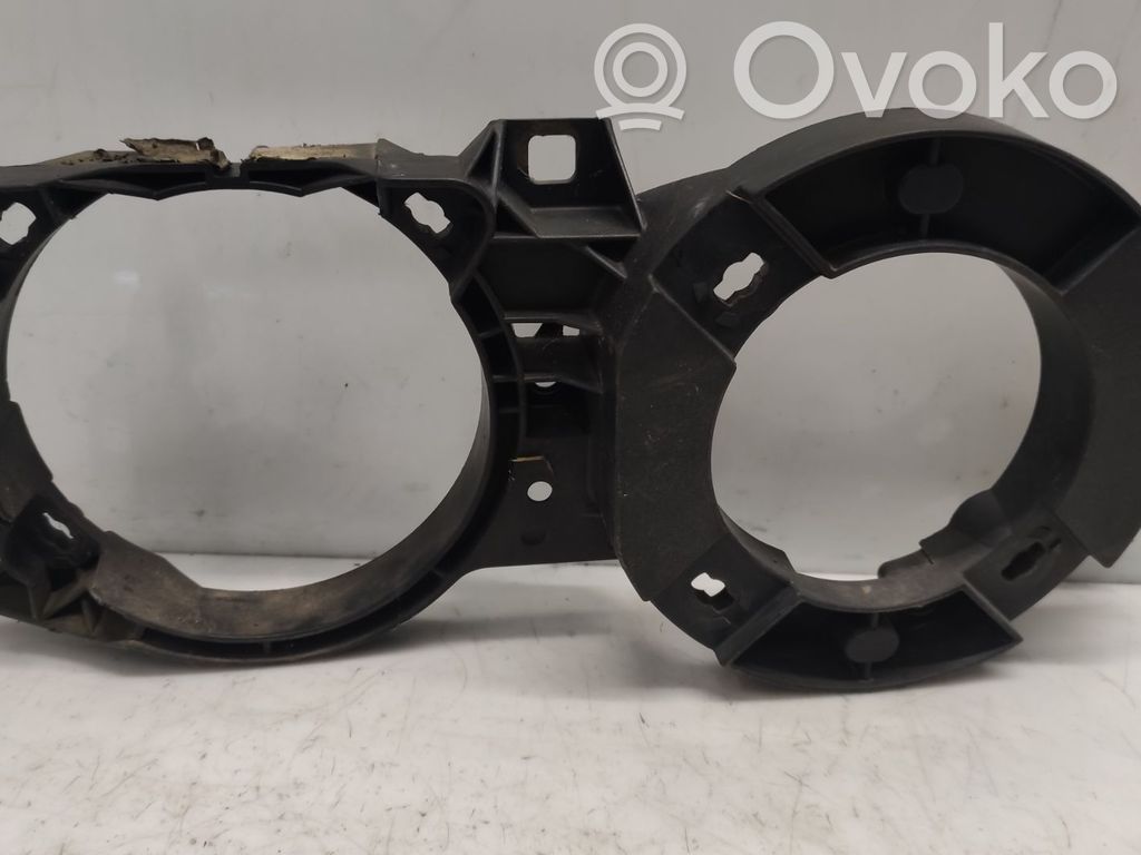 BMW 3 E30 Support phare frontale 