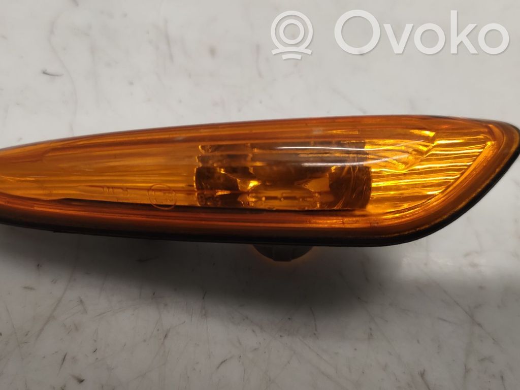 BMW 3 E46 Front fender indicator light 