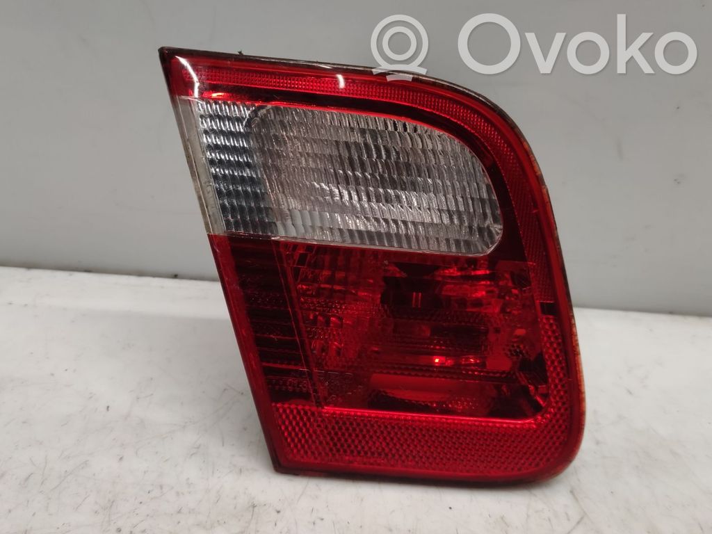 BMW 3 E46 Aizmugurējais lukturis pārsegā 