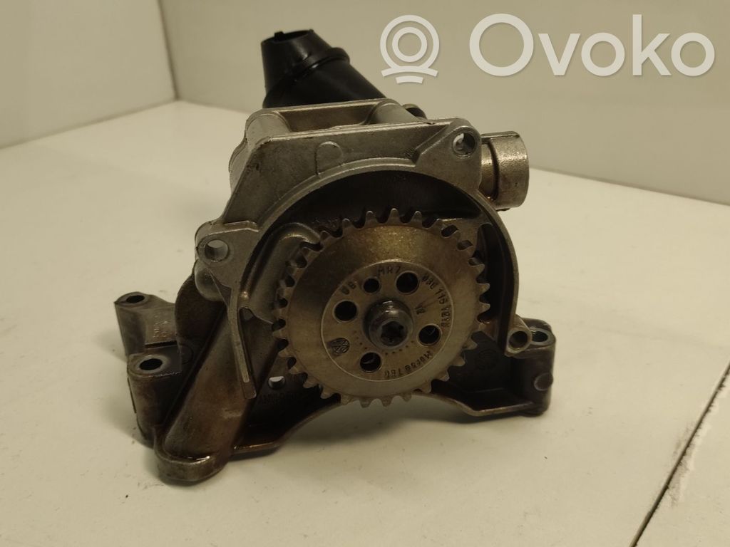 Volkswagen Golf VI Pompa olejowa 