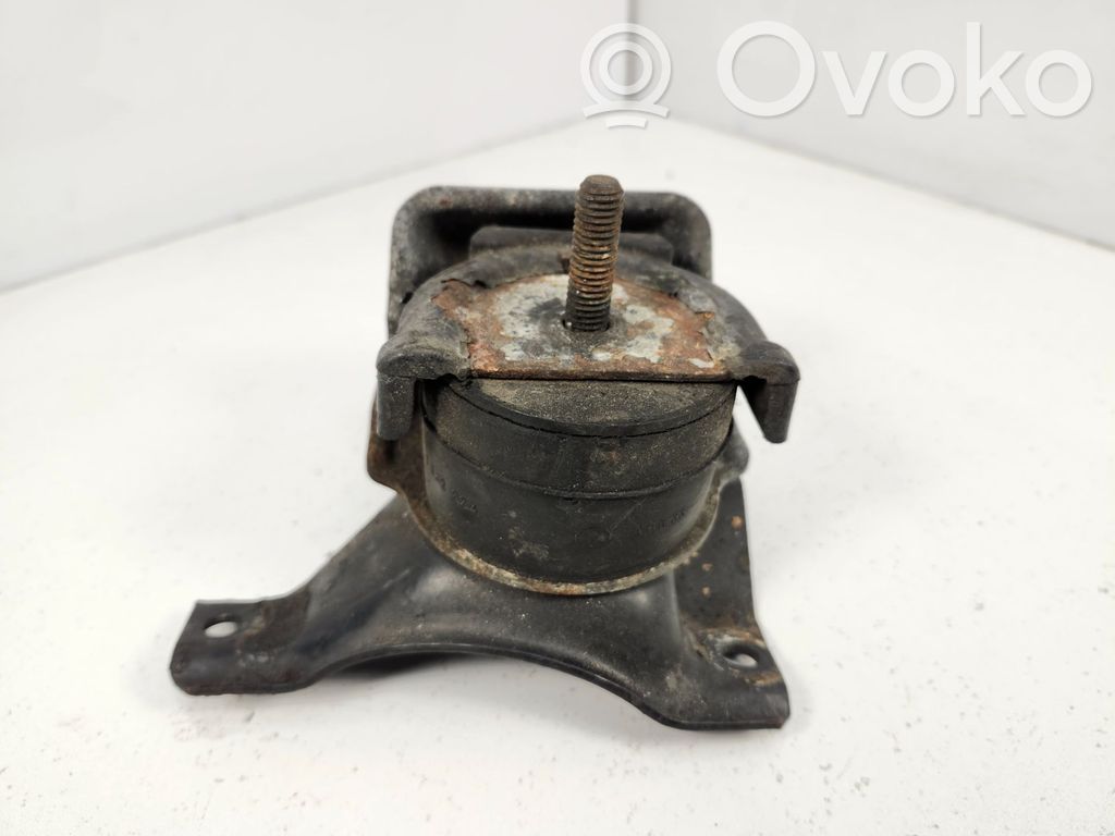 Engine mount bracket   11811132324,1132324,0005048,35454717,VDMS12