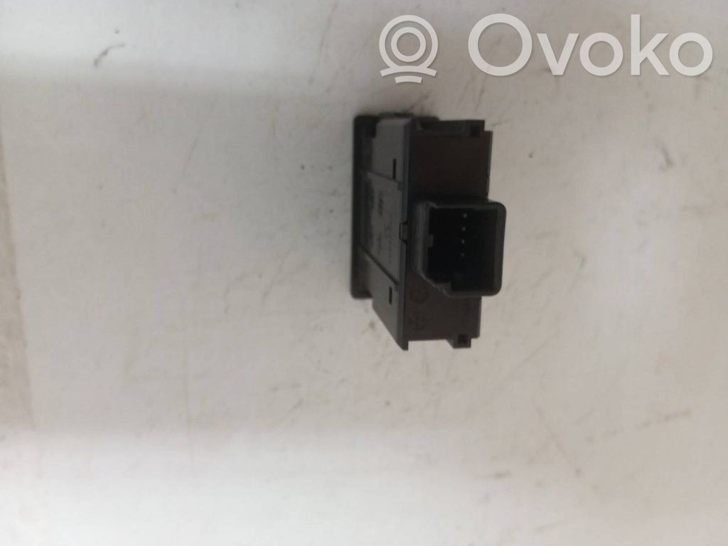 USB-Anschluss   61571C1867,68253158AA