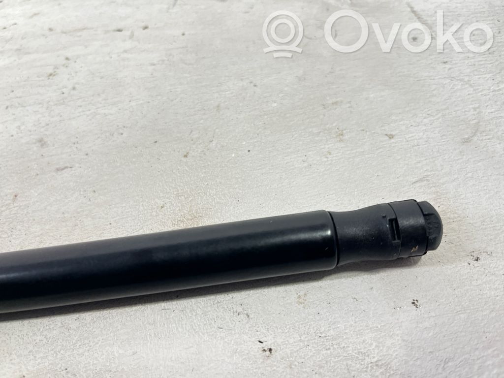 Audi Q3 8U Siłownik maski przedniej 
