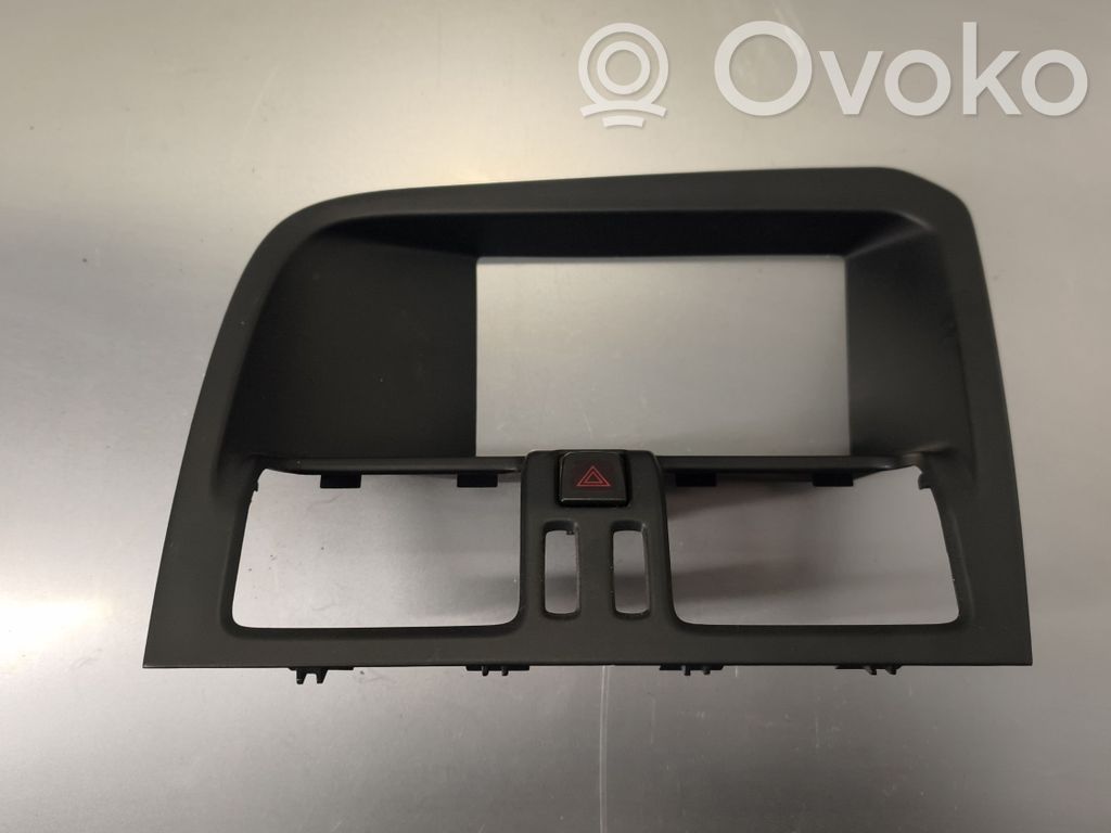 Volvo XC60 Dash center air vent grill 