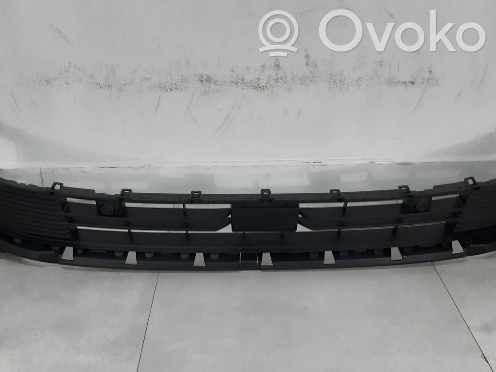 Front bumper lip   R2KB17C831C