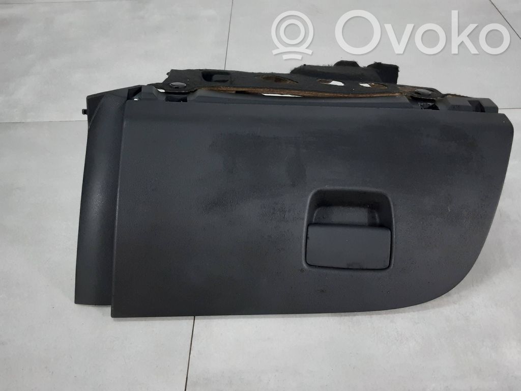 Opel Corsa E Glove box 