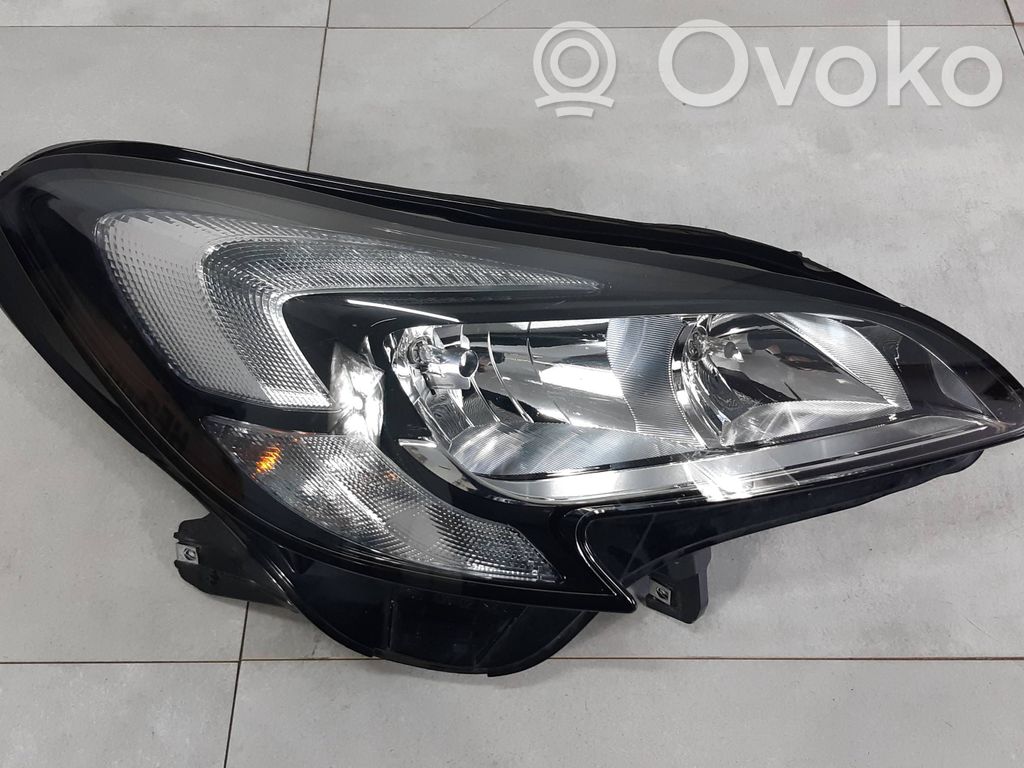 Opel Corsa E Headlight/headlamp 