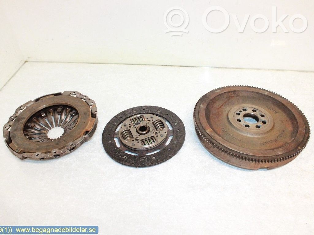 Volante motor   8200900112,8200803408,8200823873,8200828444,8201313792