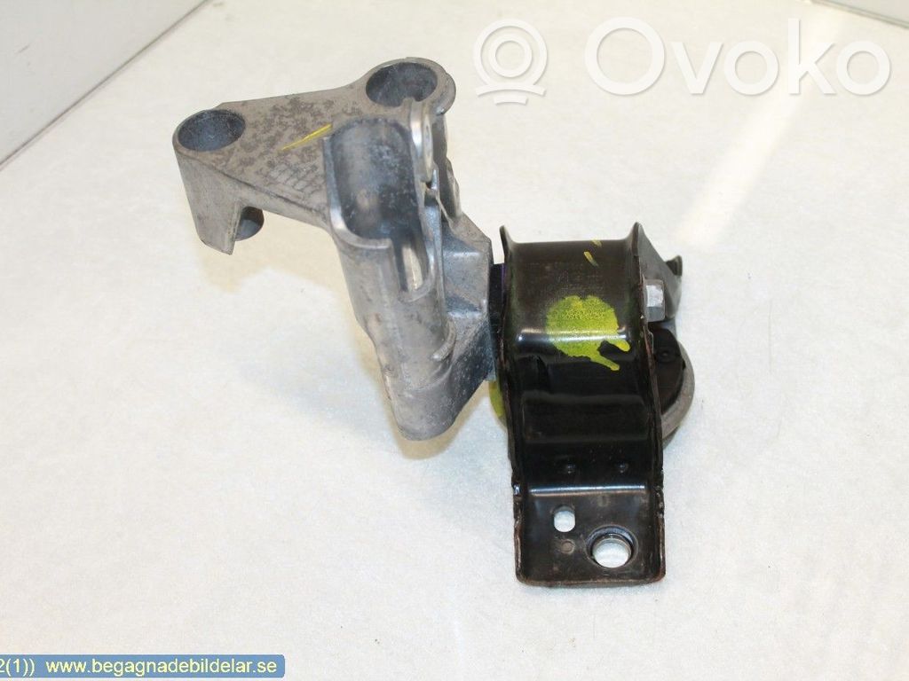 Łapa / Mocowanie silnika   112323LS0A,11210AY60A