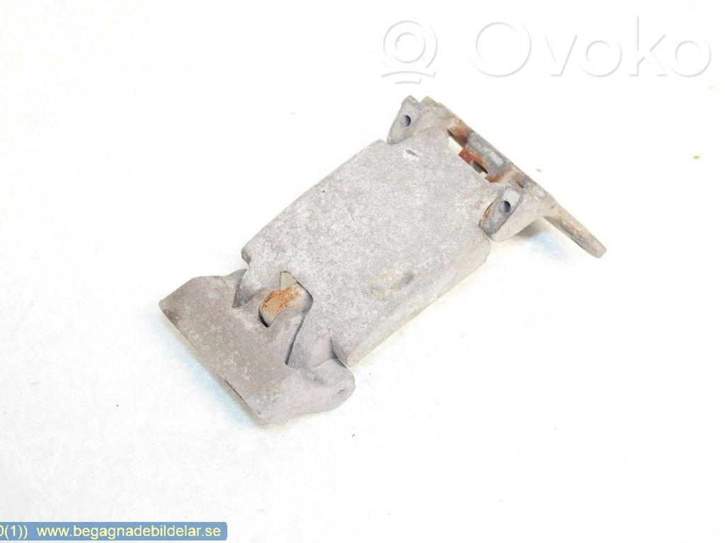 Iveco Daily 6th gen Front door upper hinge 