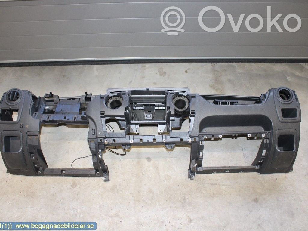 Panelė   681000035R