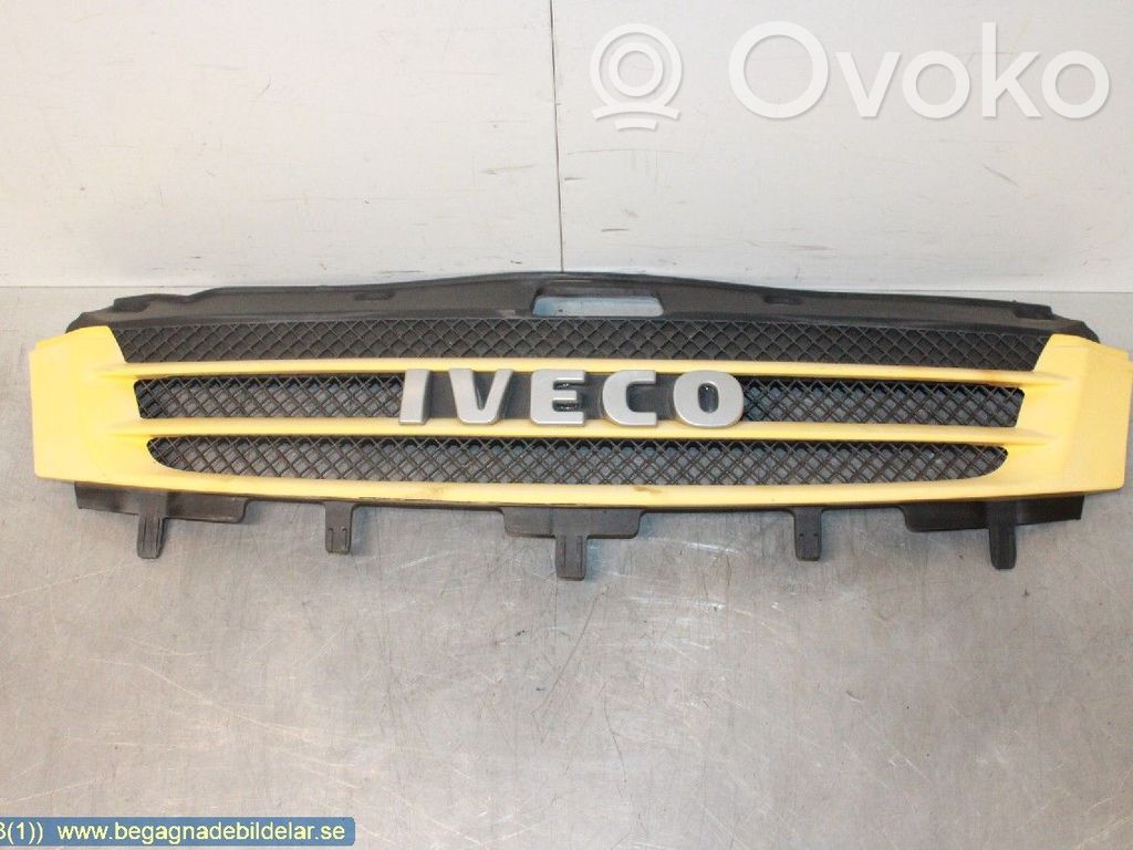 Iveco Daily 4th gen Etupuskurin ylempi jäähdytinsäleikkö 