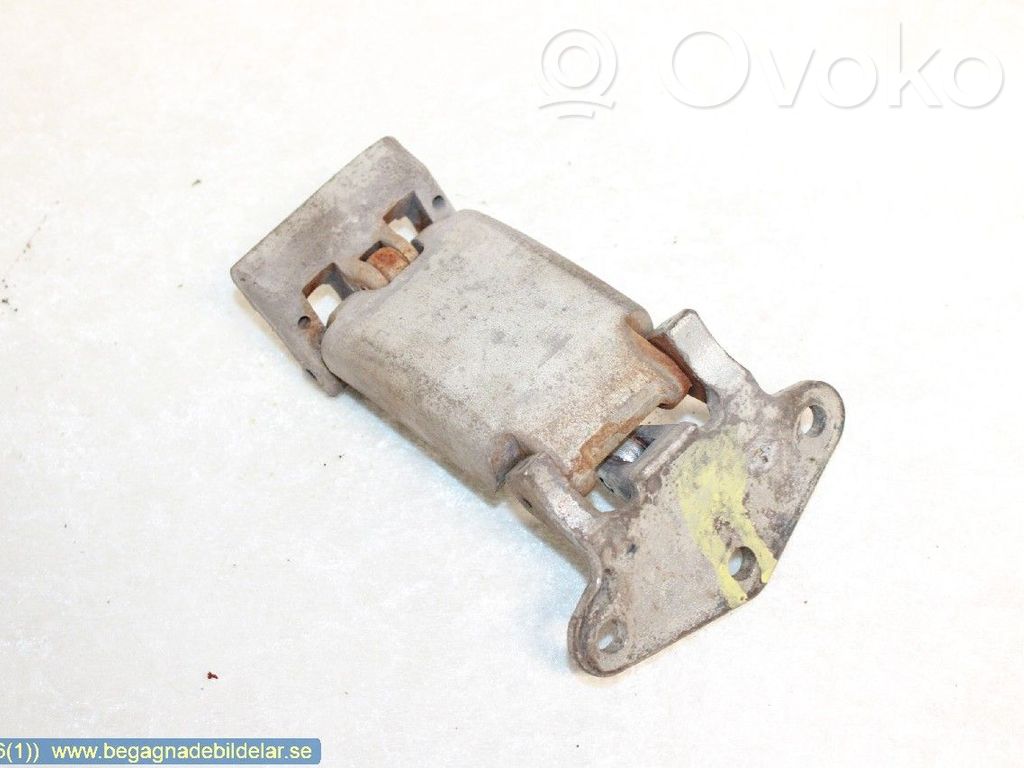 Iveco Daily 6th gen Front door upper hinge 