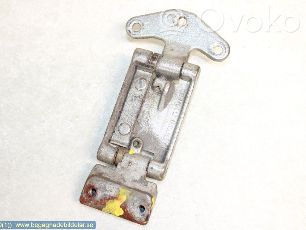 Iveco Daily 3rd gen Front door upper hinge 
