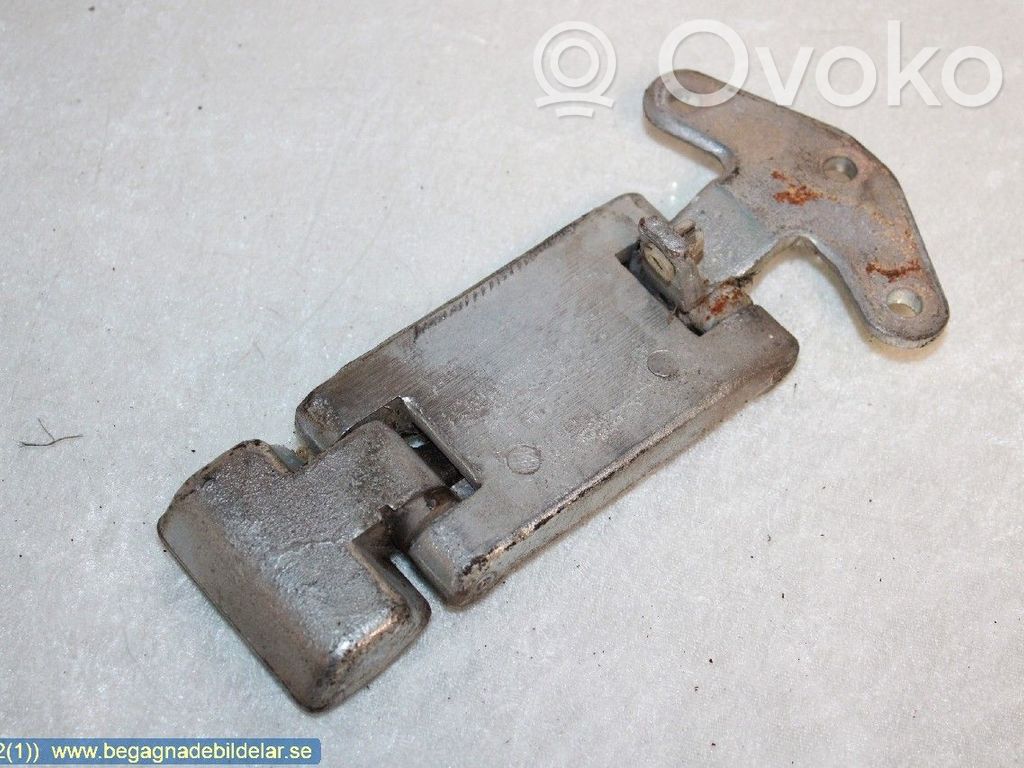 Iveco Daily 4th gen Front door upper hinge 