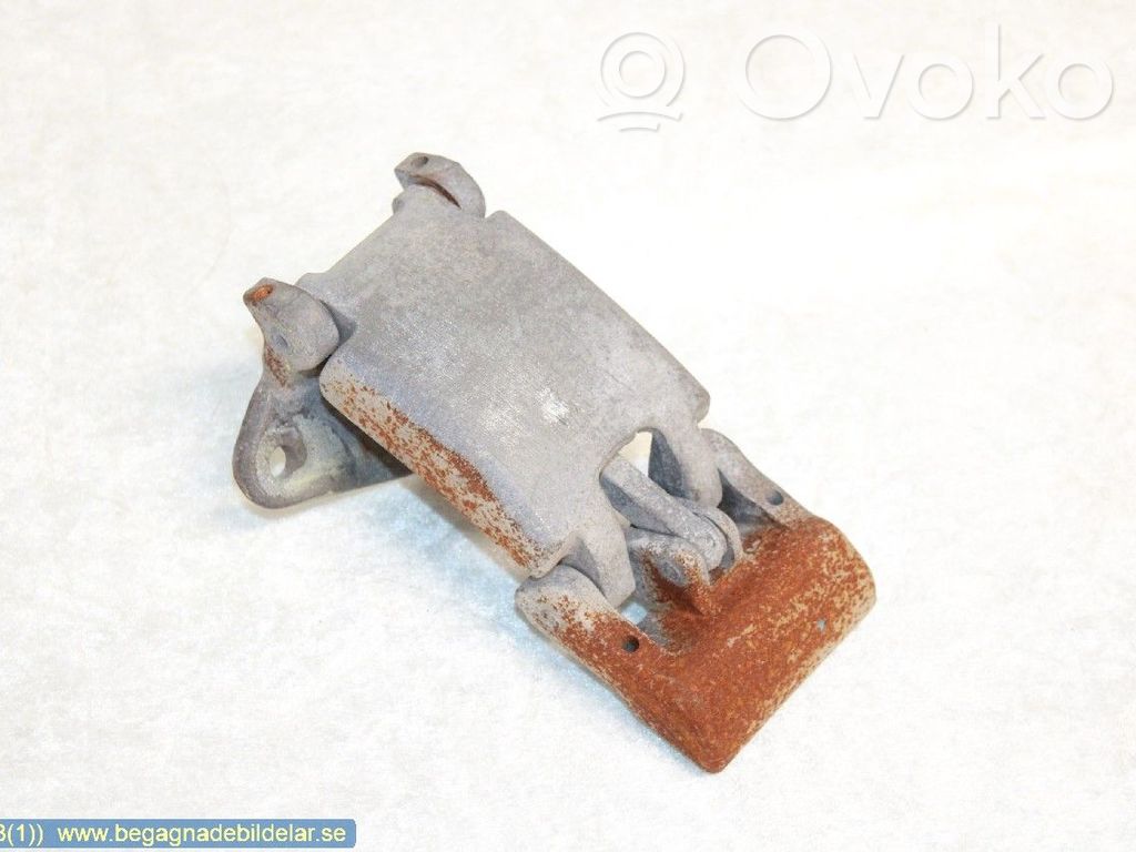 Iveco Daily 4th gen Front door upper hinge 