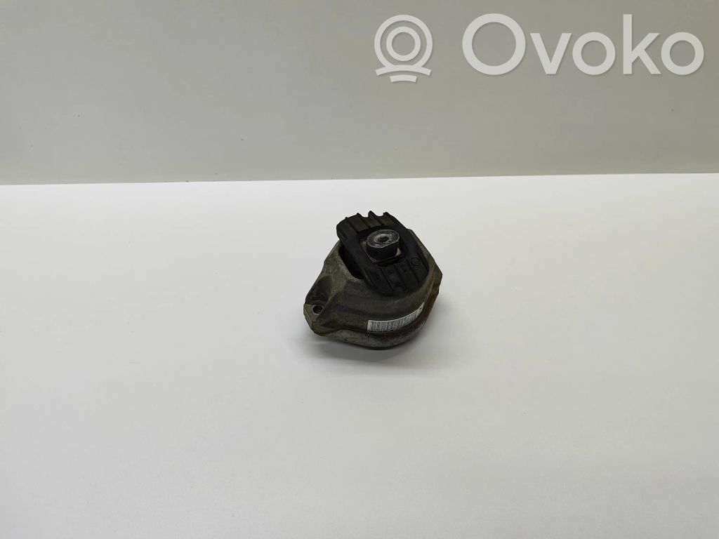 Engine mount bracket   6775487,677548701,15934612