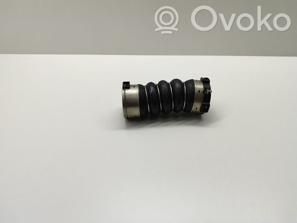 BMW 5 F10 F11 Intercooler hose/pipe 