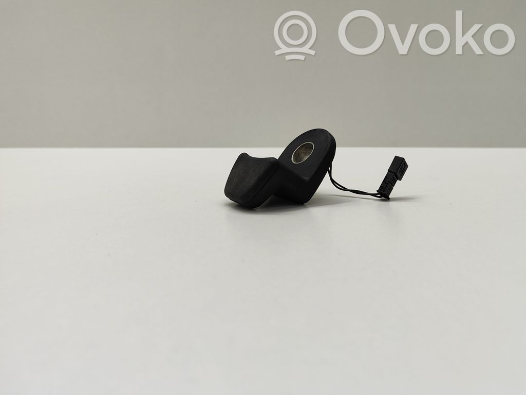 BMW 5 E60 E61 Tailgate glass/window release handle 
